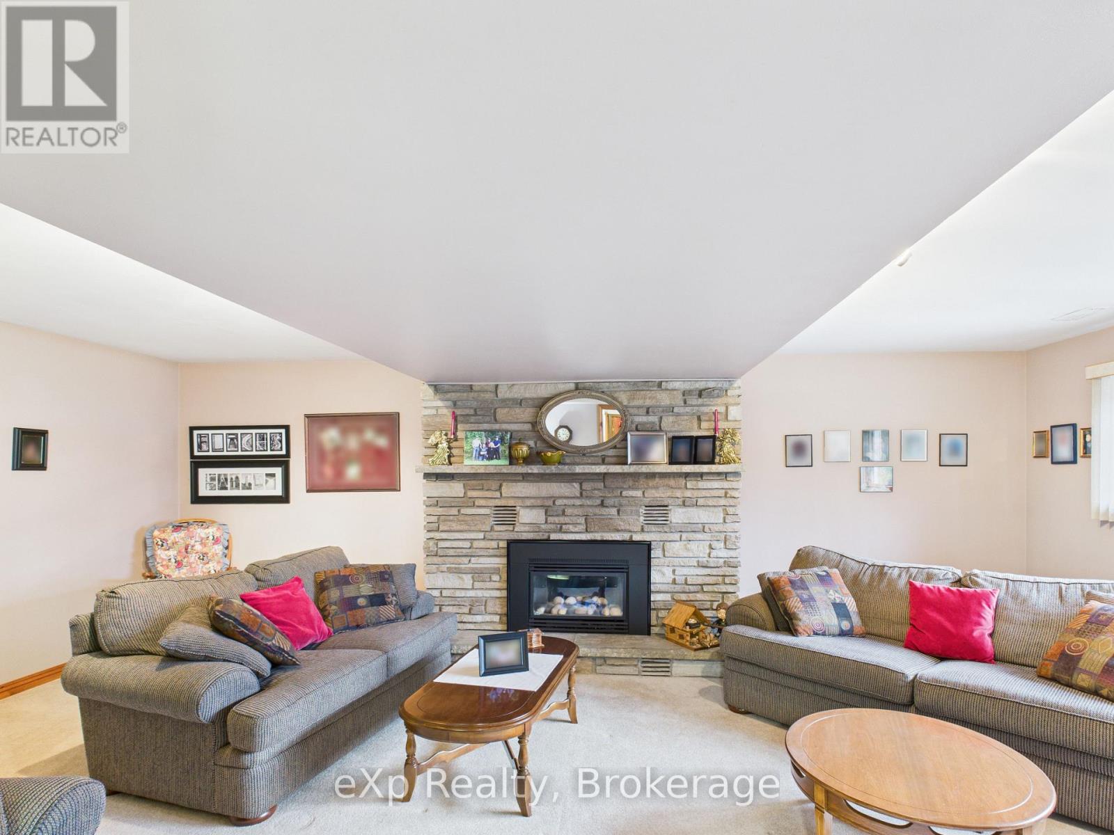 303 MARY STREET - 22