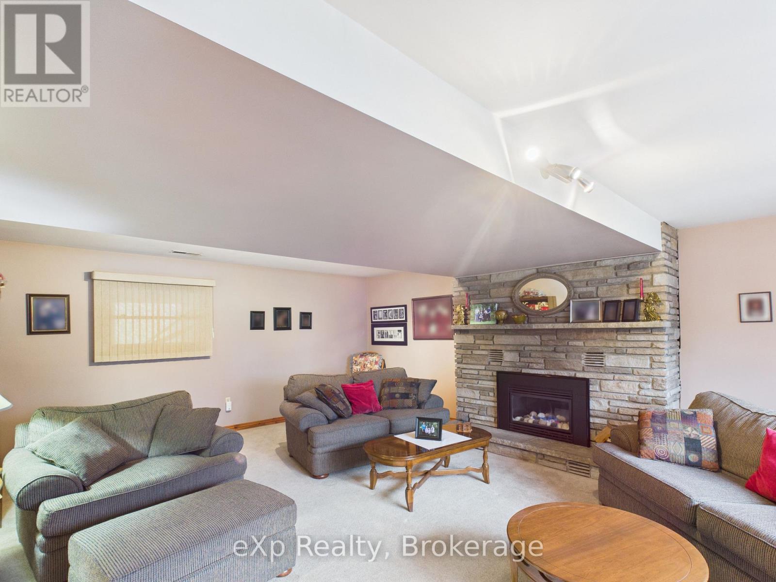 303 MARY STREET - 20