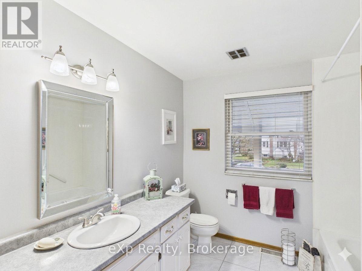 303 MARY STREET - 14