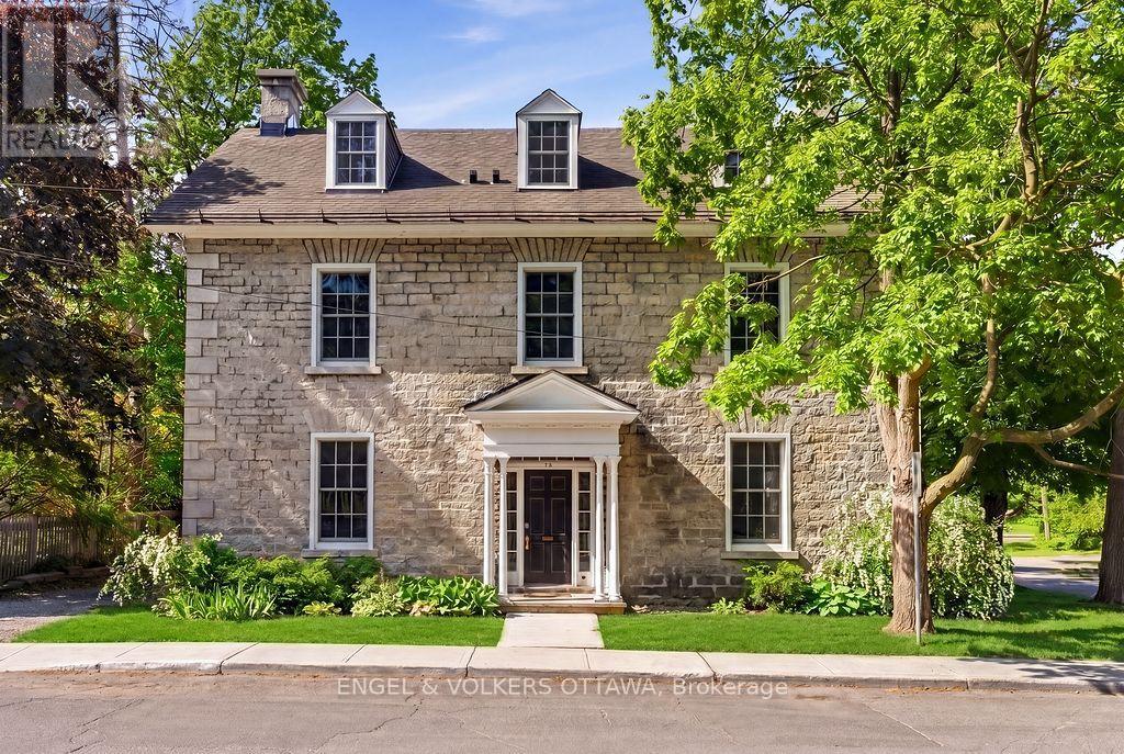 35 MACKAY STREET - 1