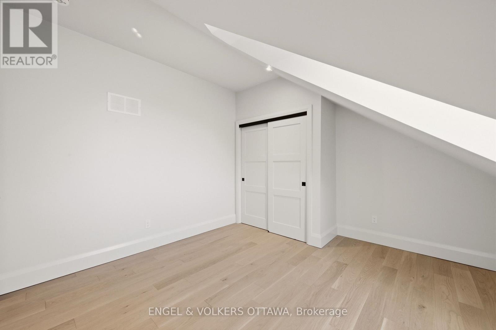 35 MACKAY STREET - 43