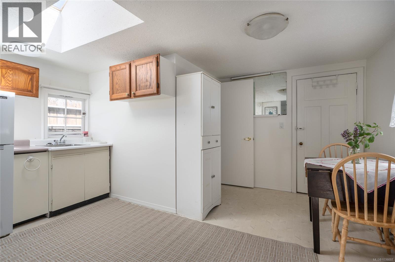 479 Hillcrest Ave - 28