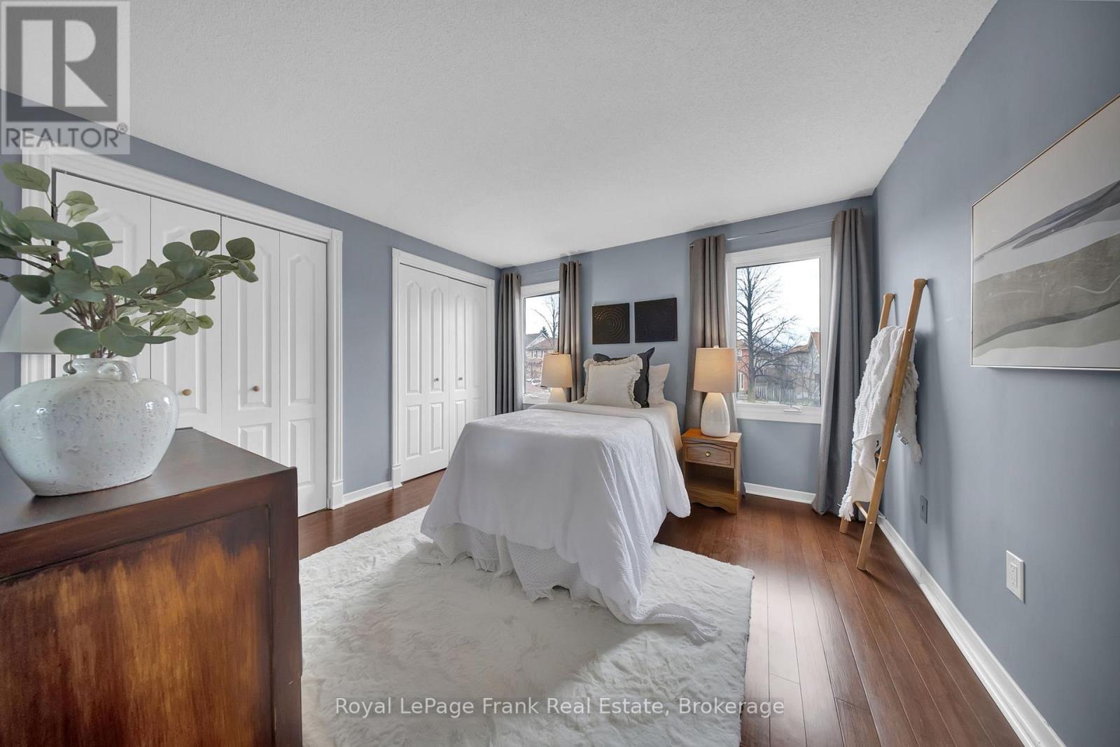 76 CORNWALL DRIVE - 16