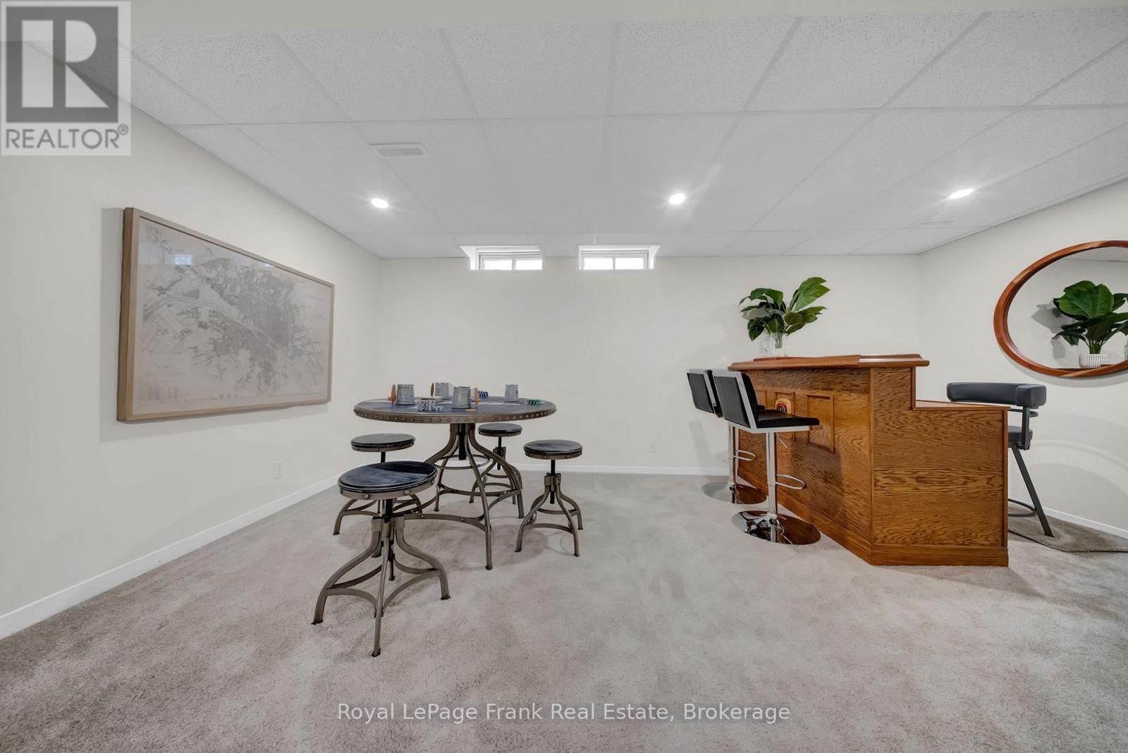 76 CORNWALL DRIVE - 21