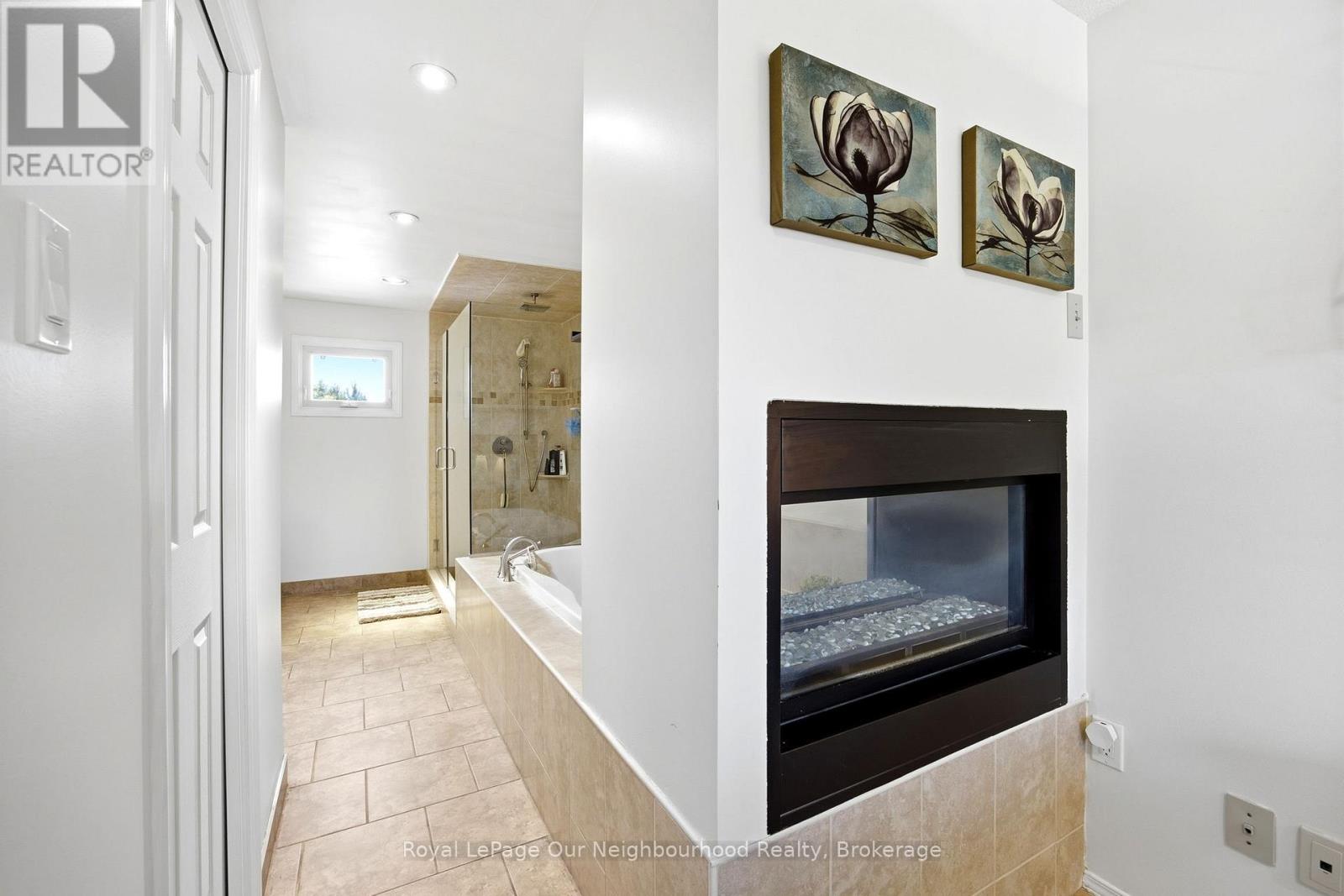 5 CATHERINE DRIVE - 22
