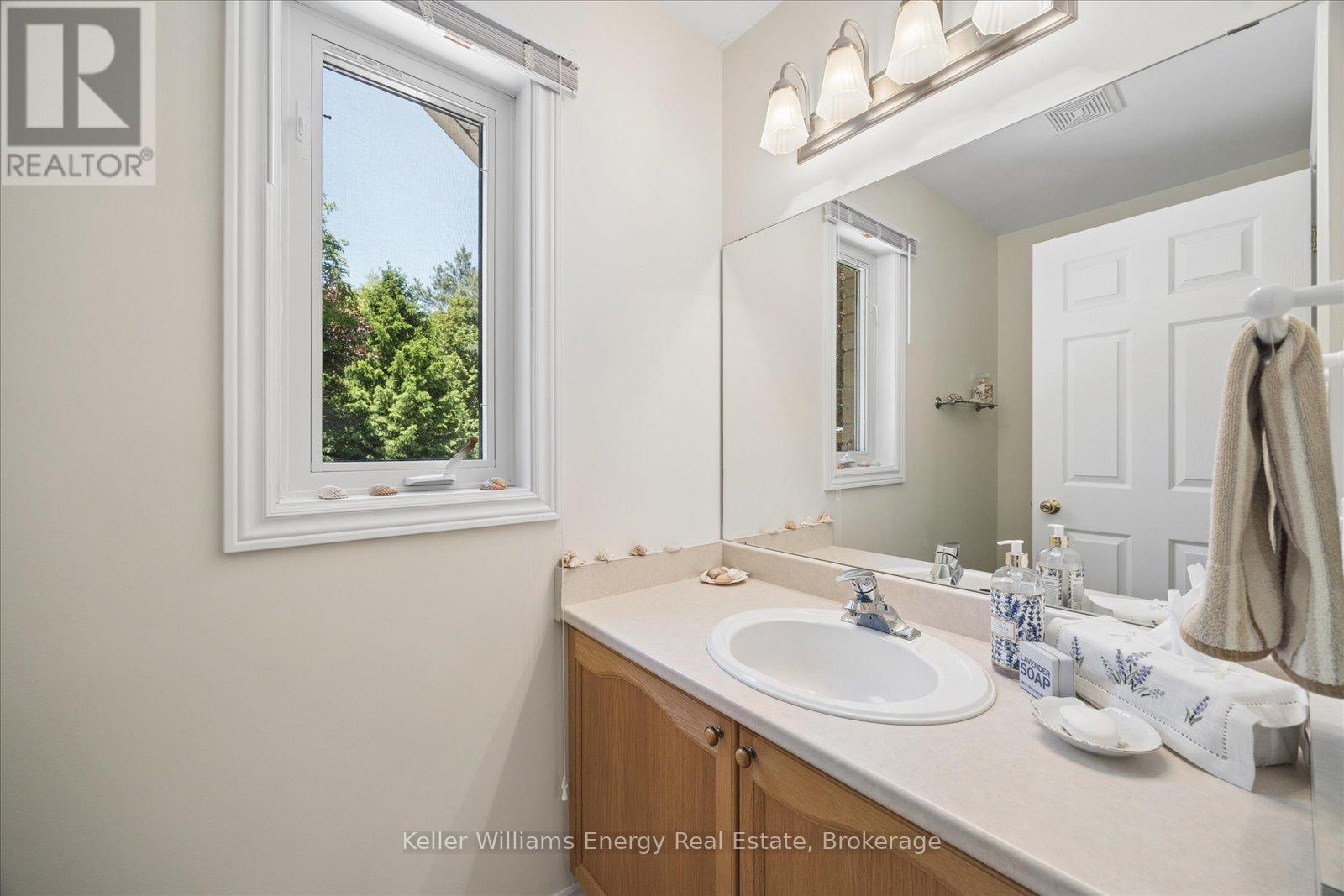 3915 LAROSE CRESCENT - 23