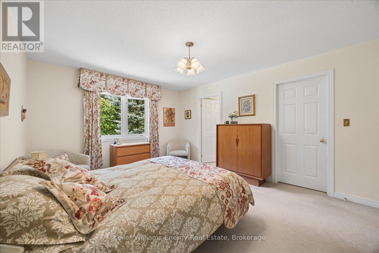 3915 LAROSE CRESCENT - 28