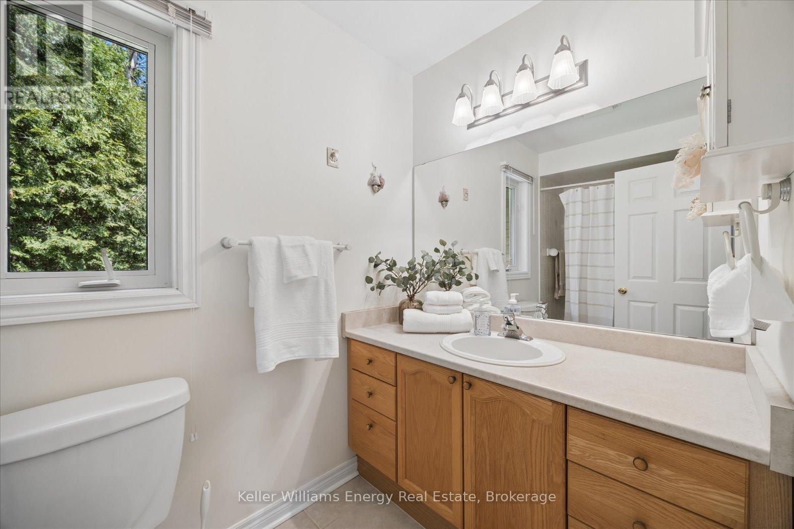 3915 LAROSE CRESCENT - 29