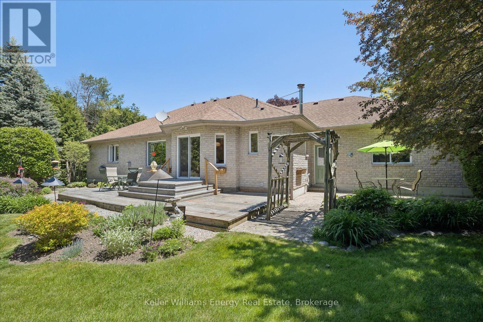 3915 LAROSE CRESCENT - 33