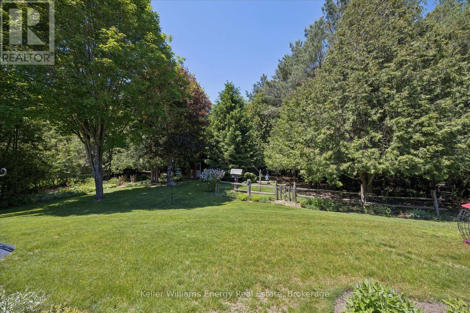 3915 LAROSE CRESCENT - 37