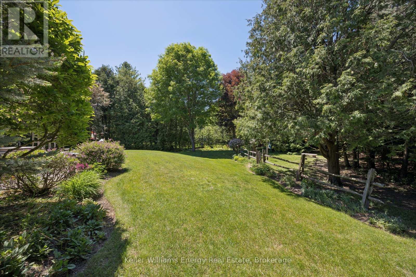 3915 LAROSE CRESCENT - 38