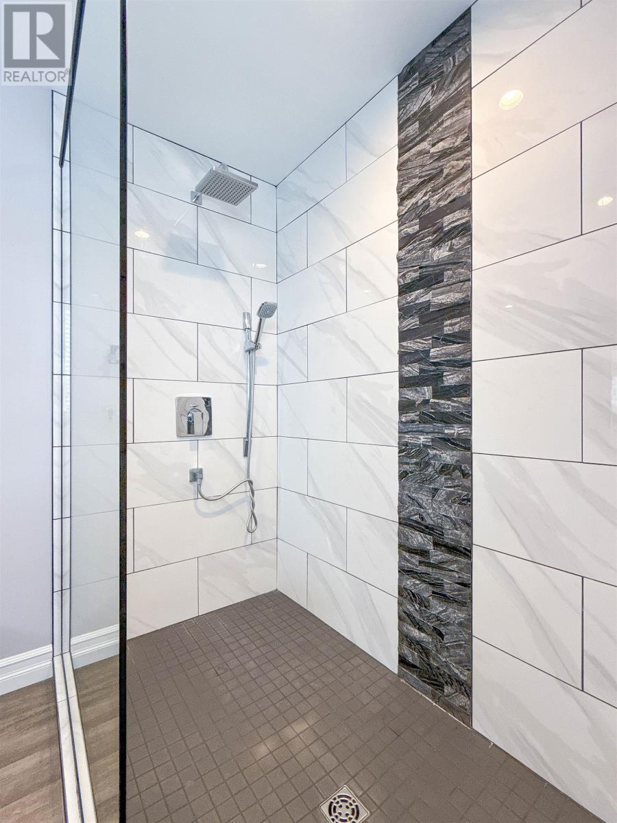 90 Macrae Drive - 25