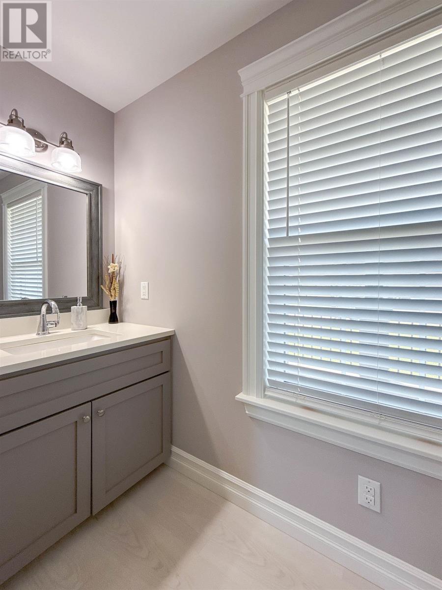 90 Macrae Drive - 28