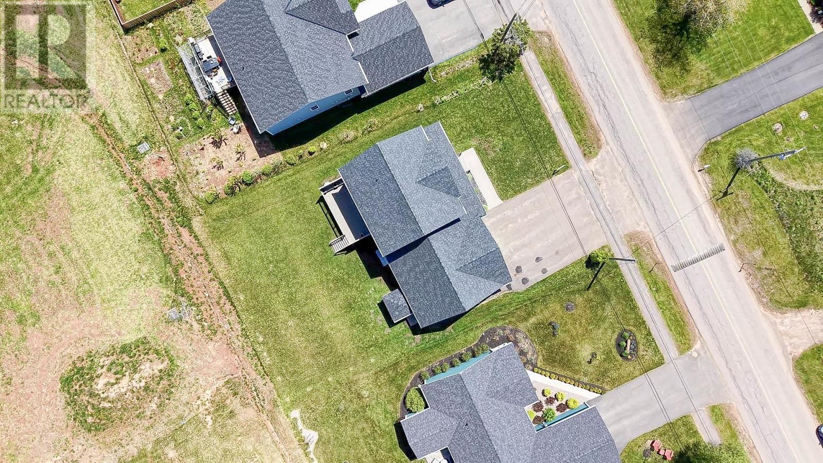 90 Macrae Drive - 40