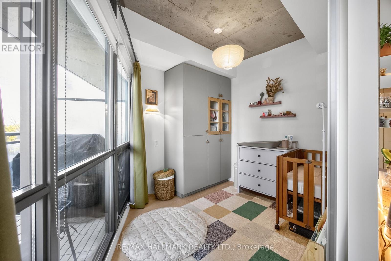 #508 319 CARLAW AVENUE - 24