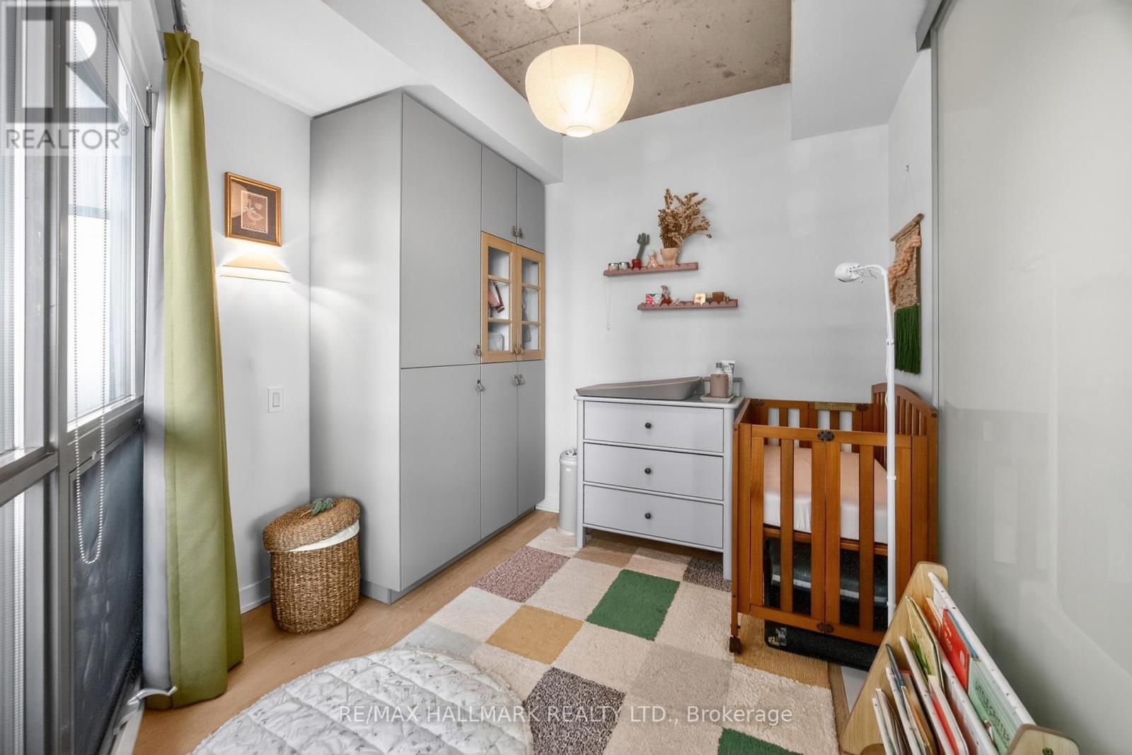 #508 319 CARLAW AVENUE - 25