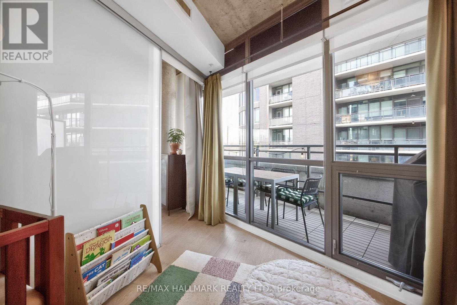 #508 319 CARLAW AVENUE - 26