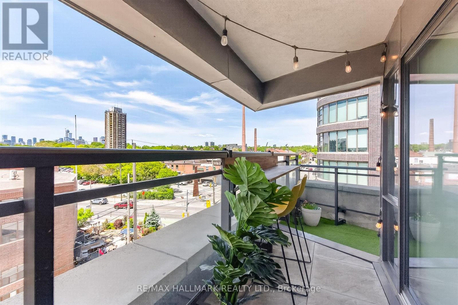 #508 319 CARLAW AVENUE - 31