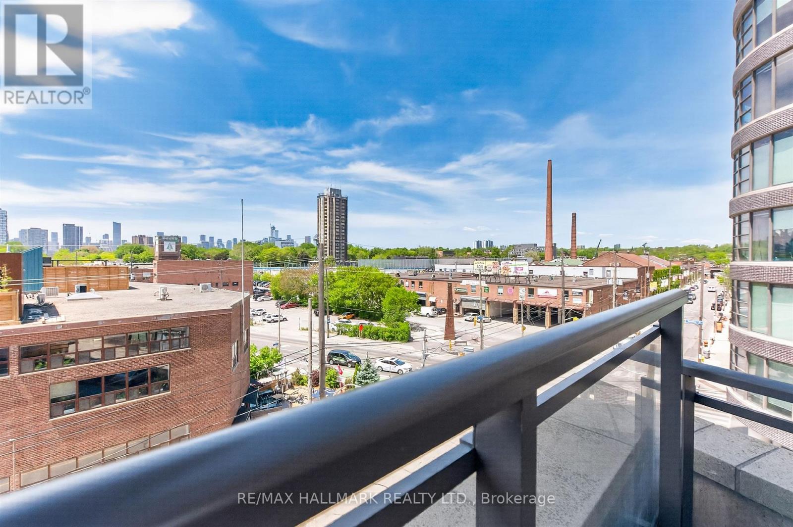 #508 319 CARLAW AVENUE - 36