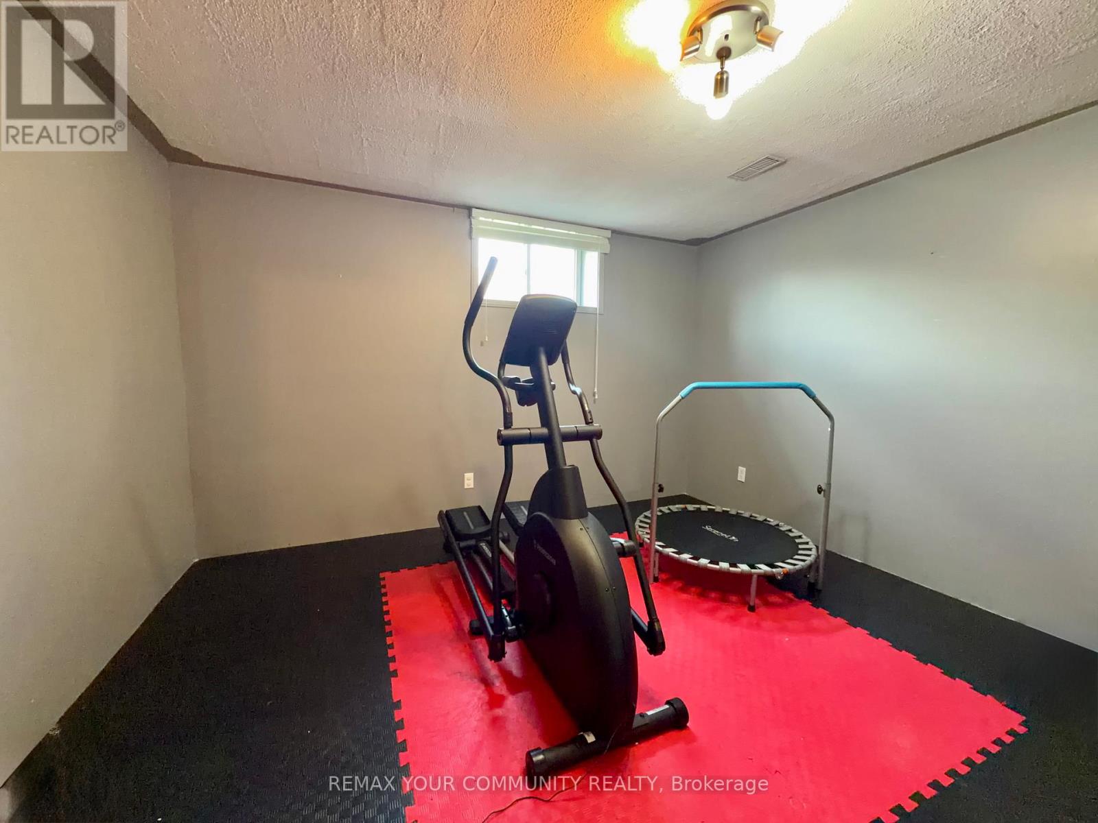 86 OXLEY DRIVE - 26