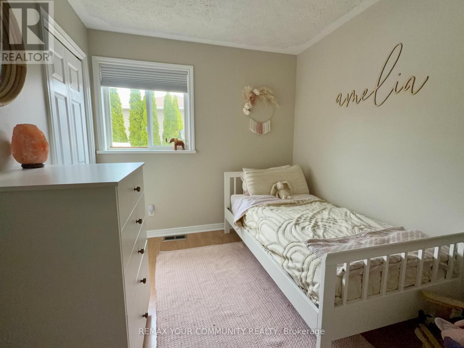 86 OXLEY DRIVE - 18