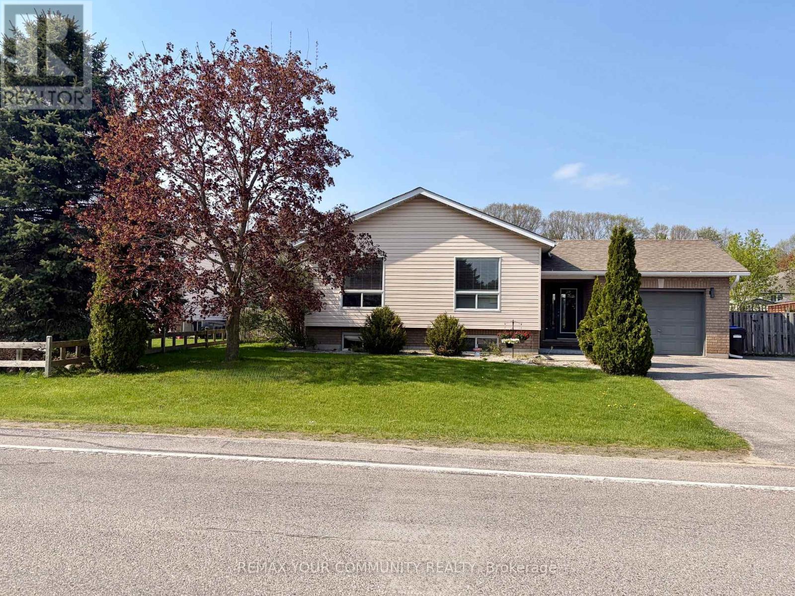 86 OXLEY DRIVE - 2
