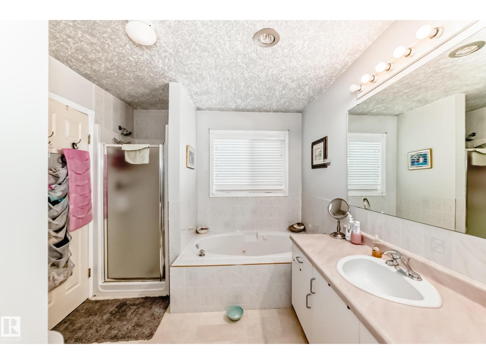 11650 103 AV NW - 11