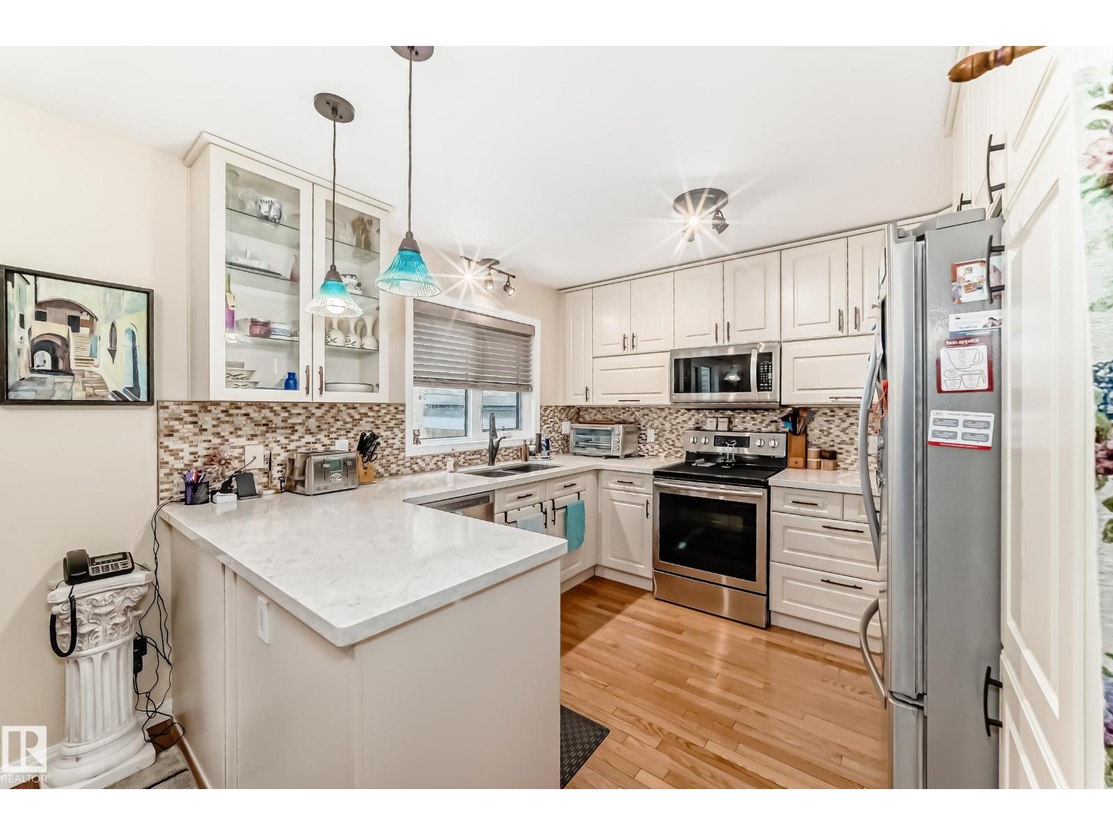 11650 103 AV NW - 3