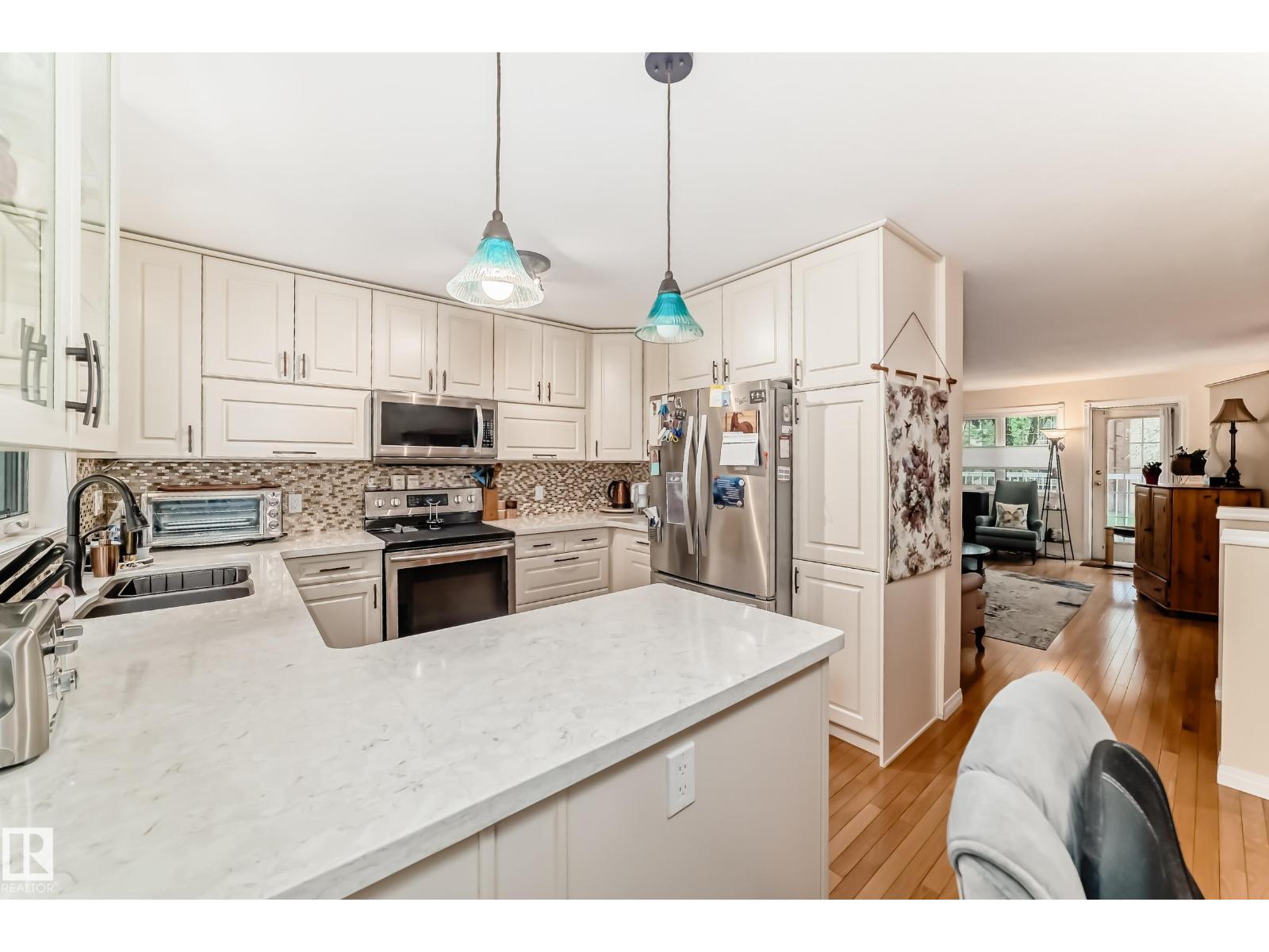 11650 103 AV NW - 4