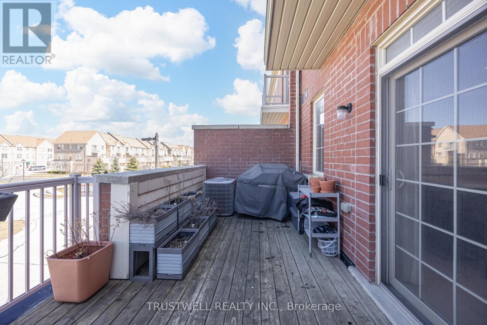 76 DONALD BUTTRESS BOULEVARD W - 31