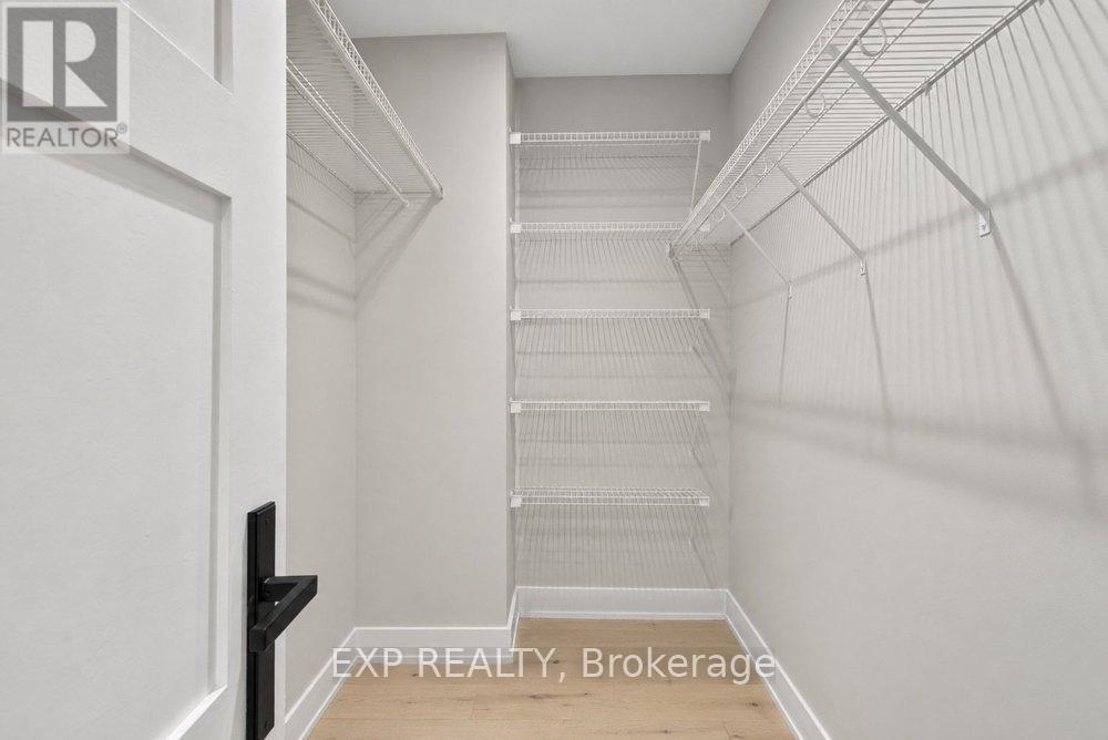 84 JUDITH AVENUE - 32