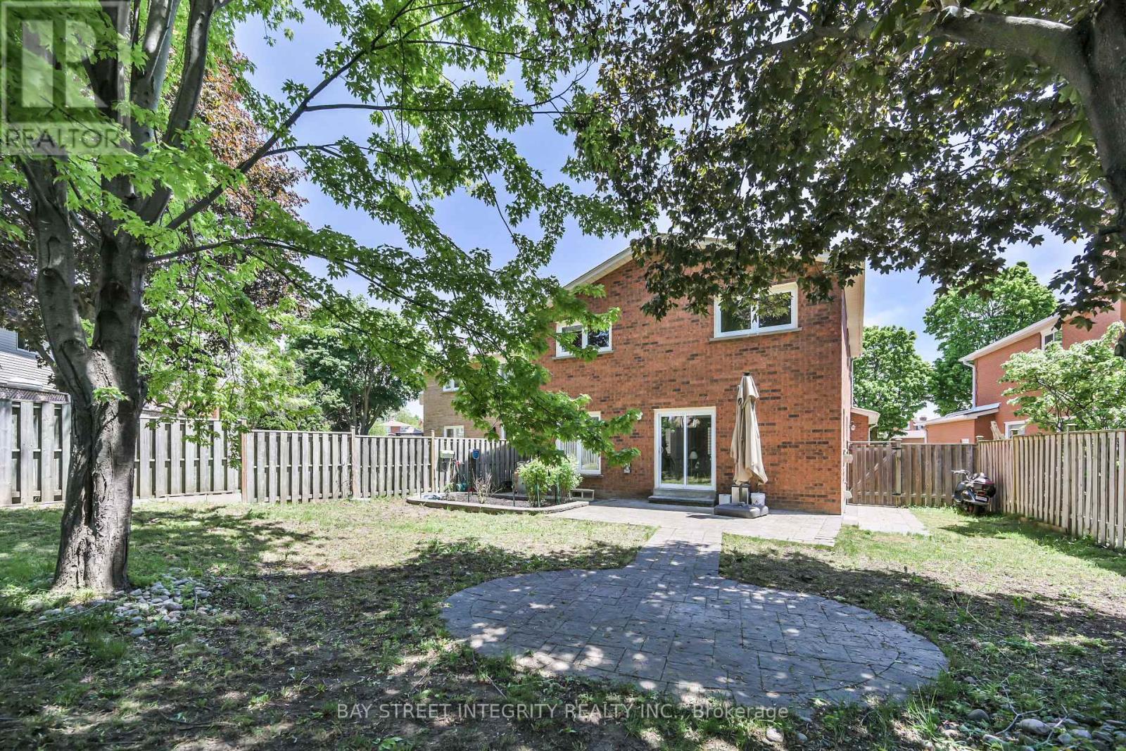 111 MICHENER CRESCENT - 34