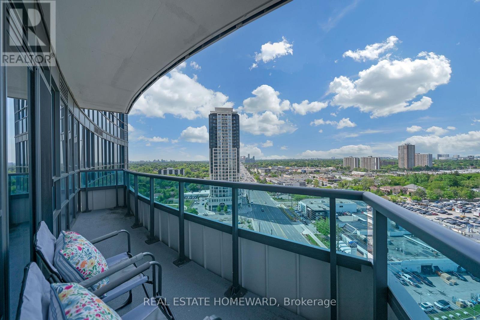 #1525 7161 YONGE STREET - 21
