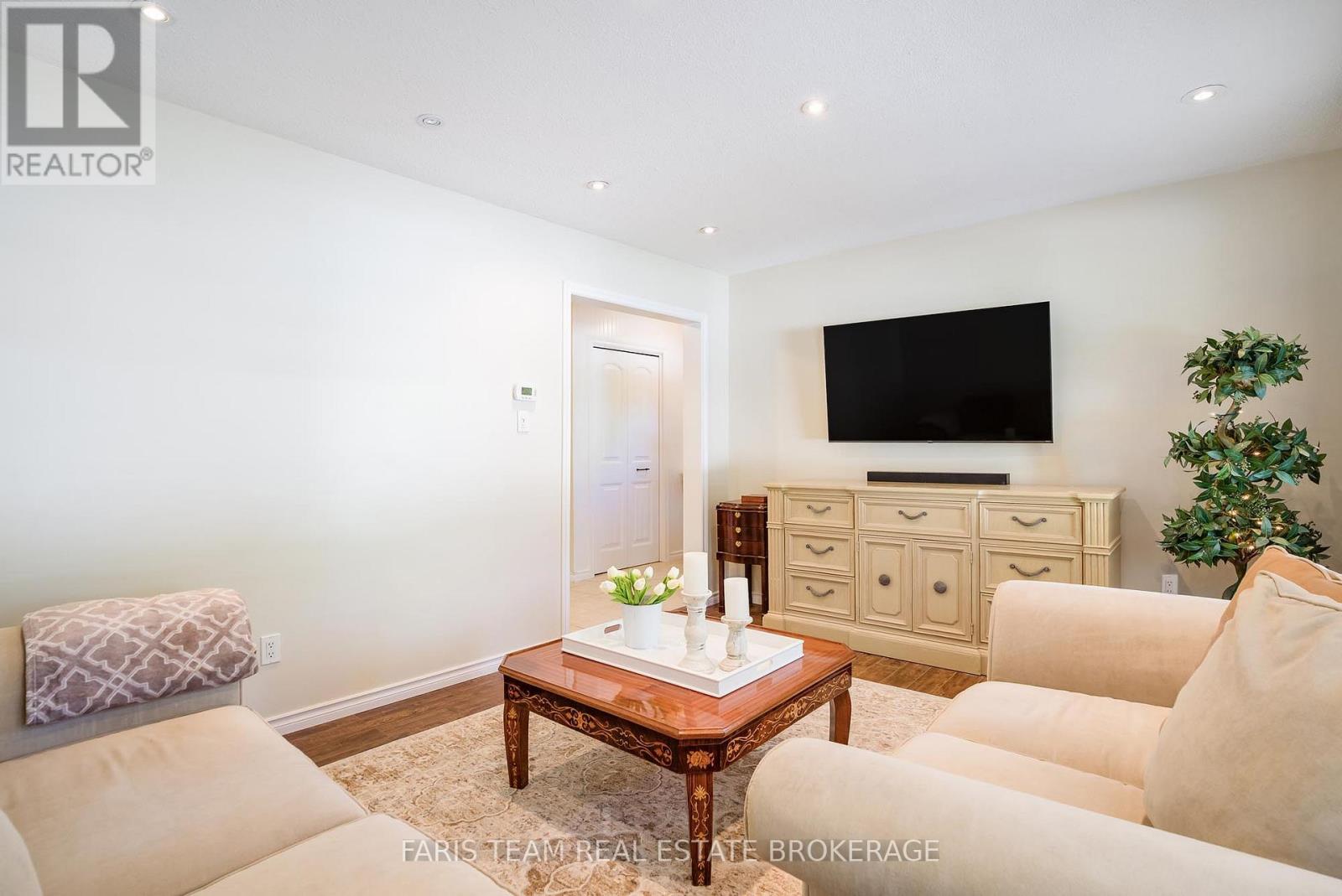 37 WILDE PLACE - 14