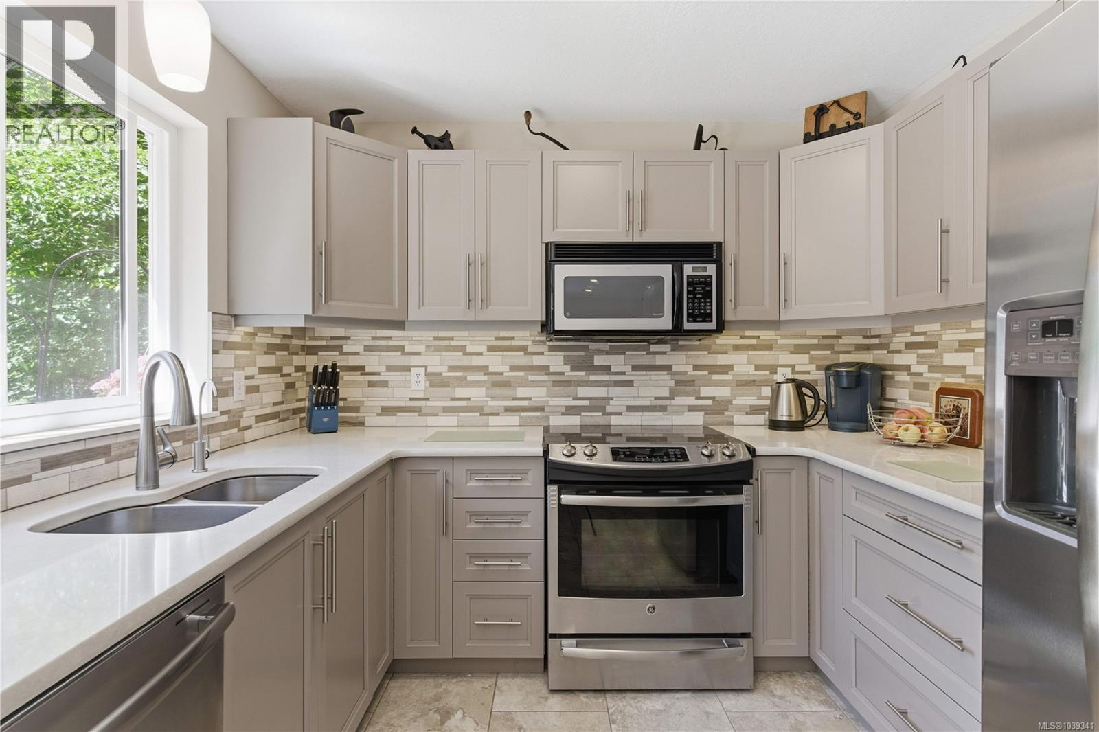  2484 Gibbs Place, Mill Bay