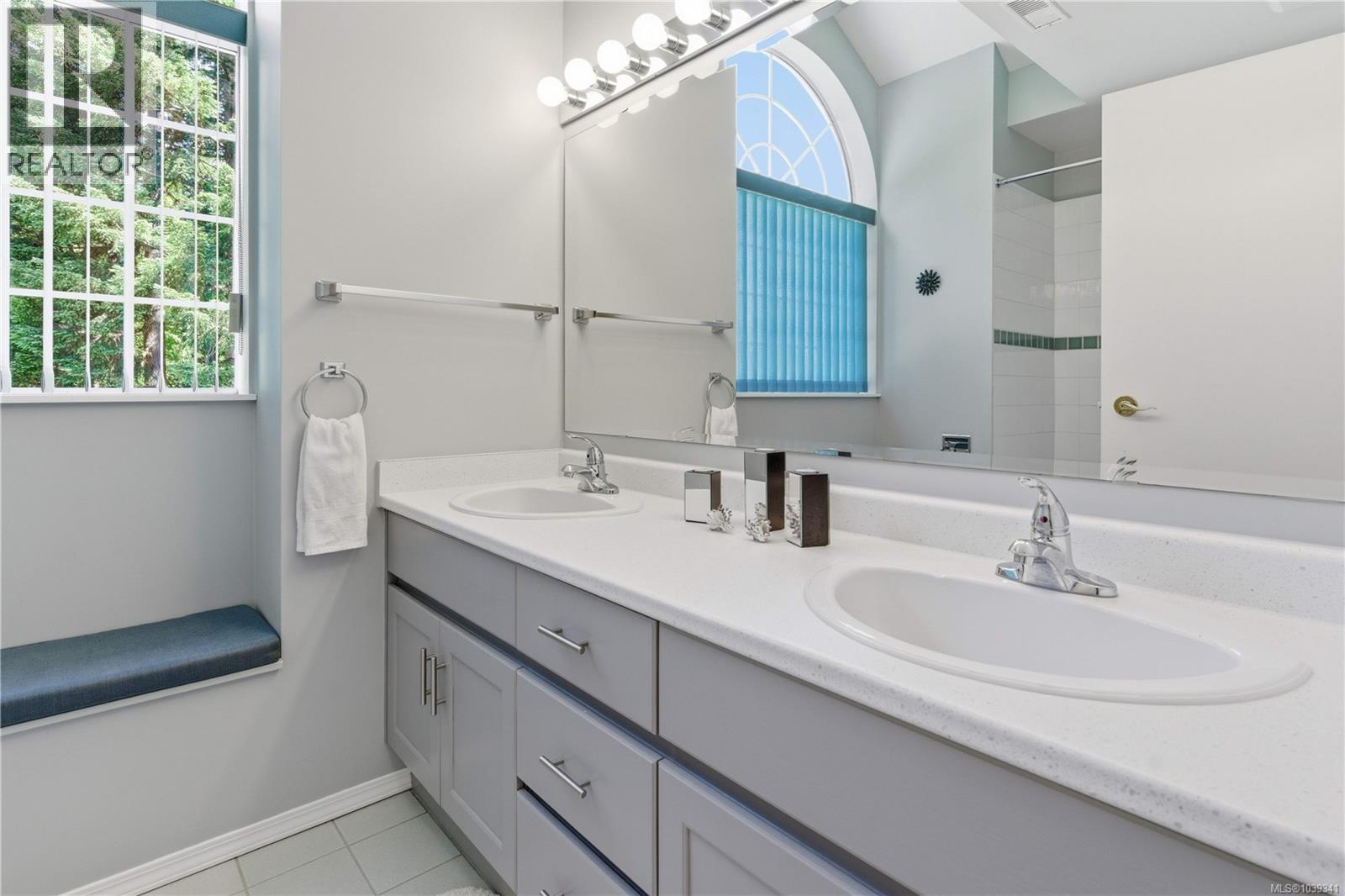 2484 Gibbs Pl - 32