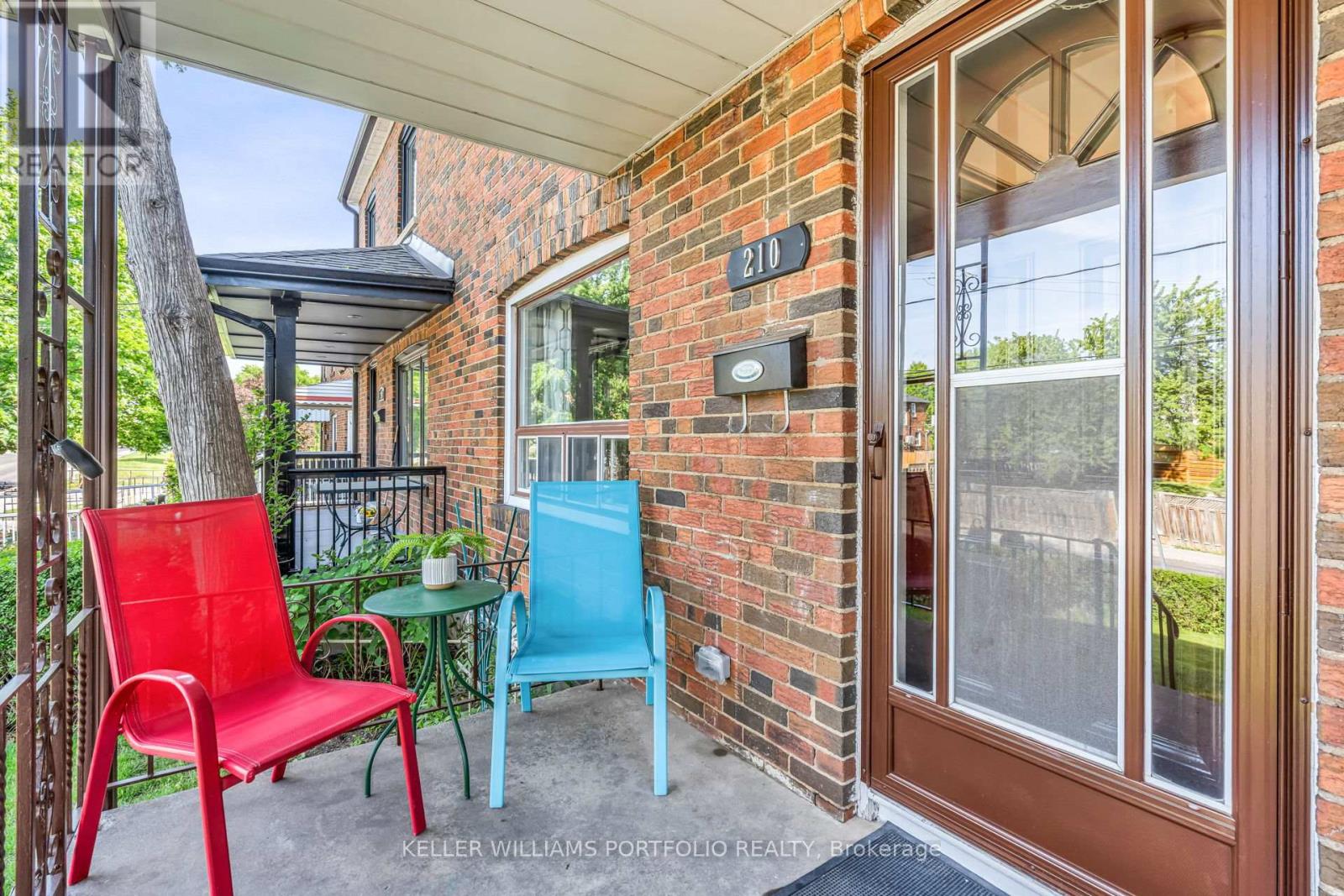 210 BICKNELL AVENUE - 4