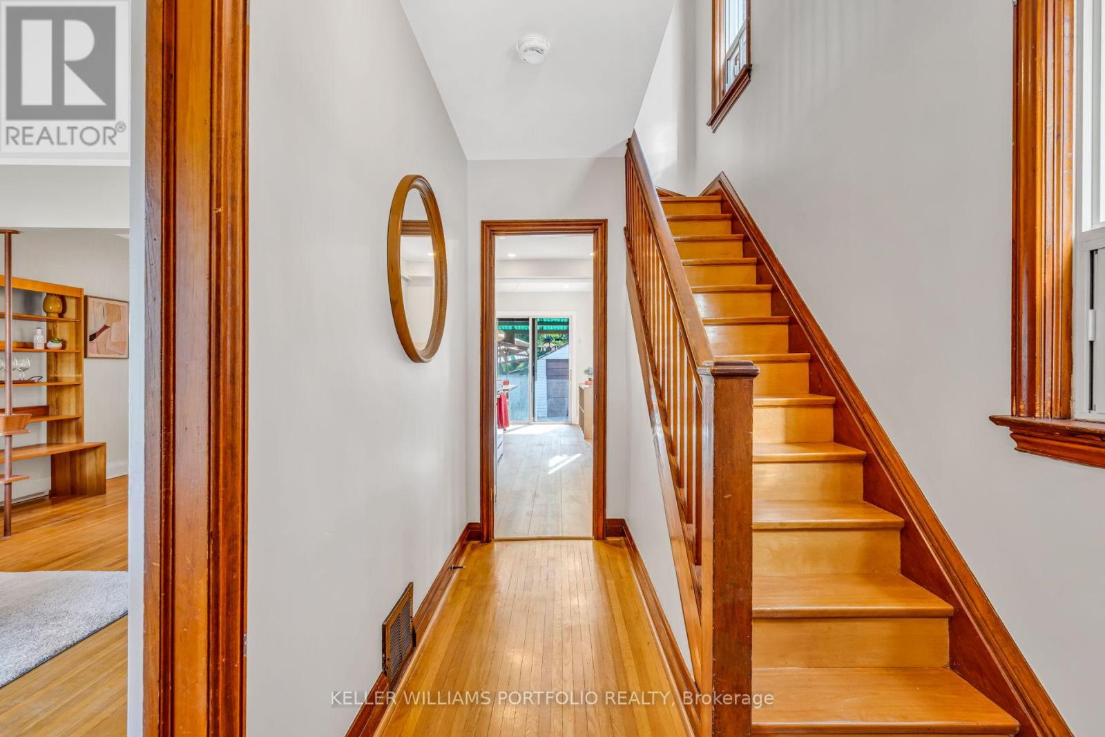210 BICKNELL AVENUE - 6