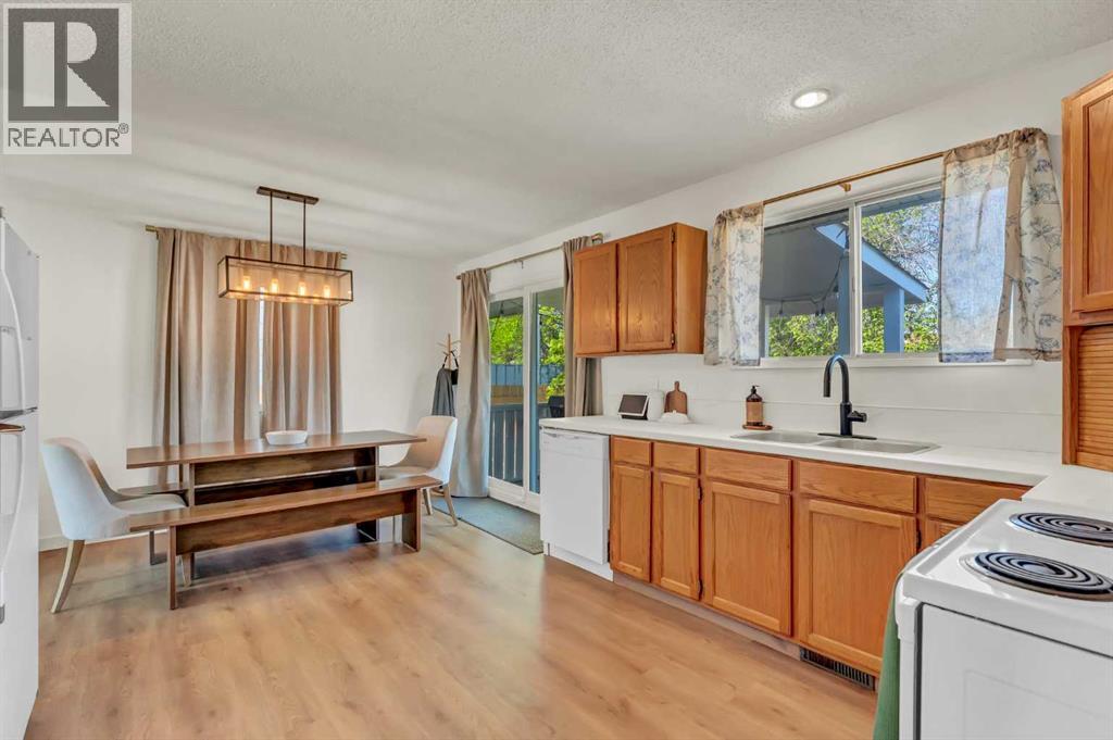 10 Hayward Court NE - 14