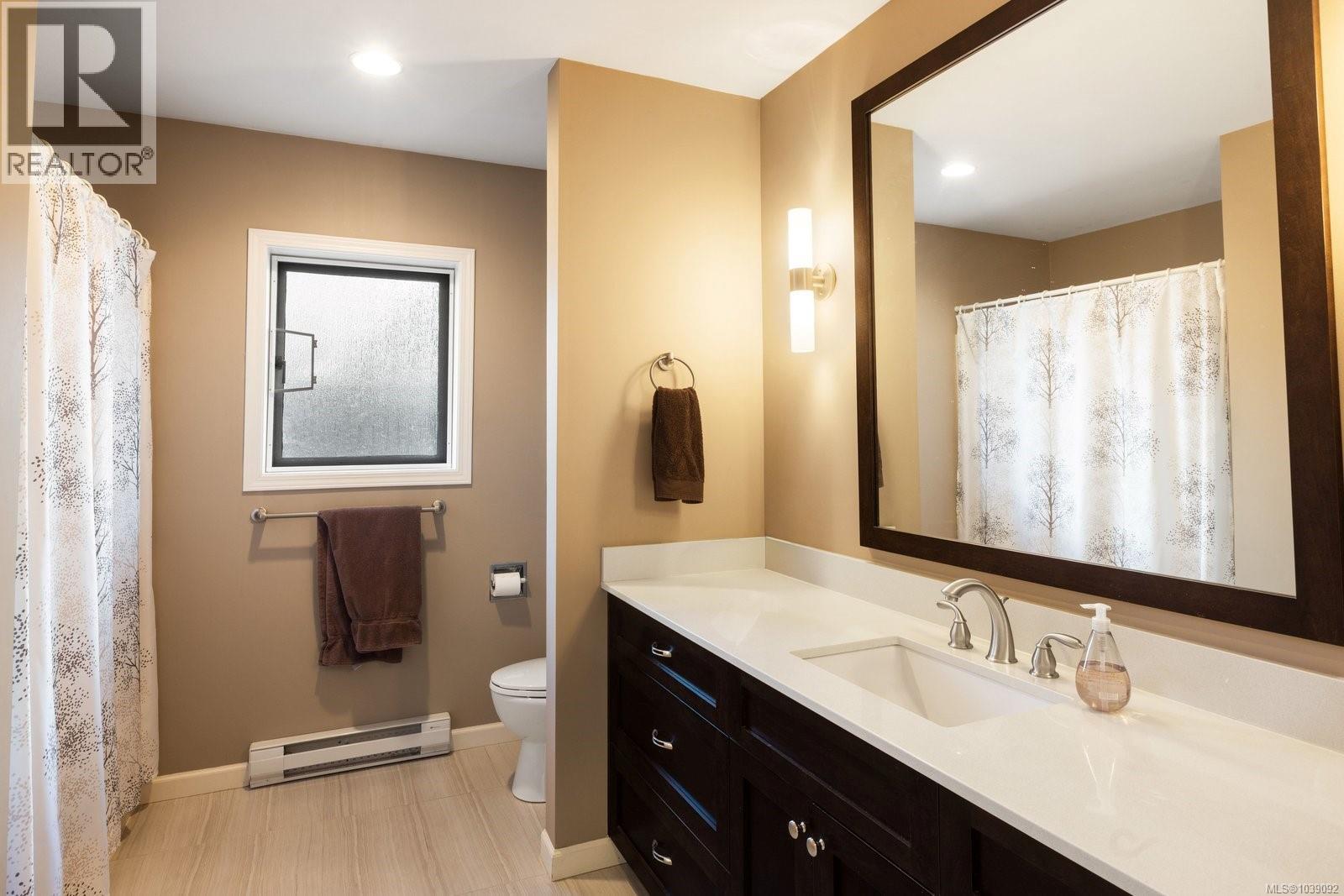  10652 Madrona Drive, North Saanich