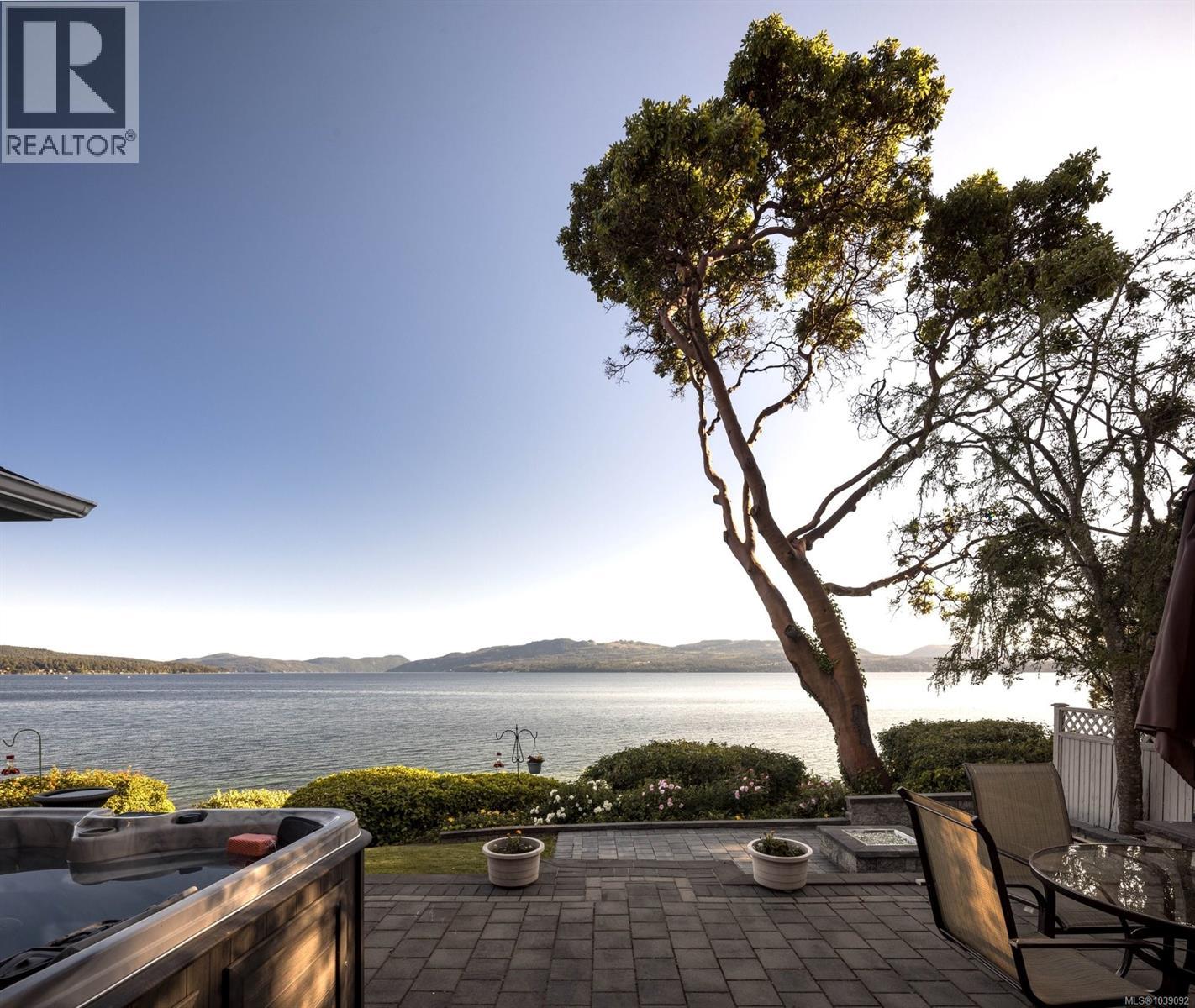  10652 Madrona Drive, North Saanich