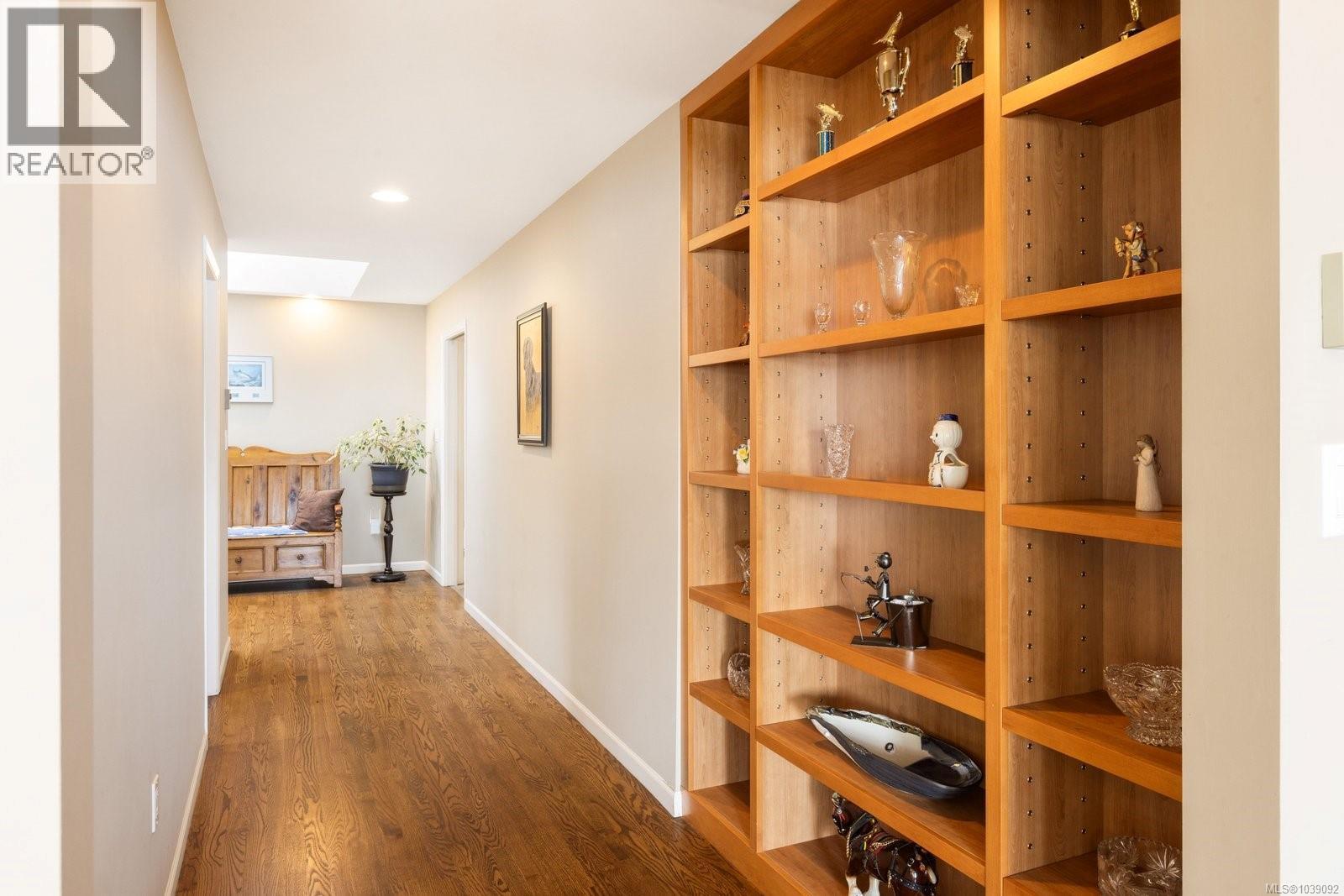  10652 Madrona Drive, North Saanich