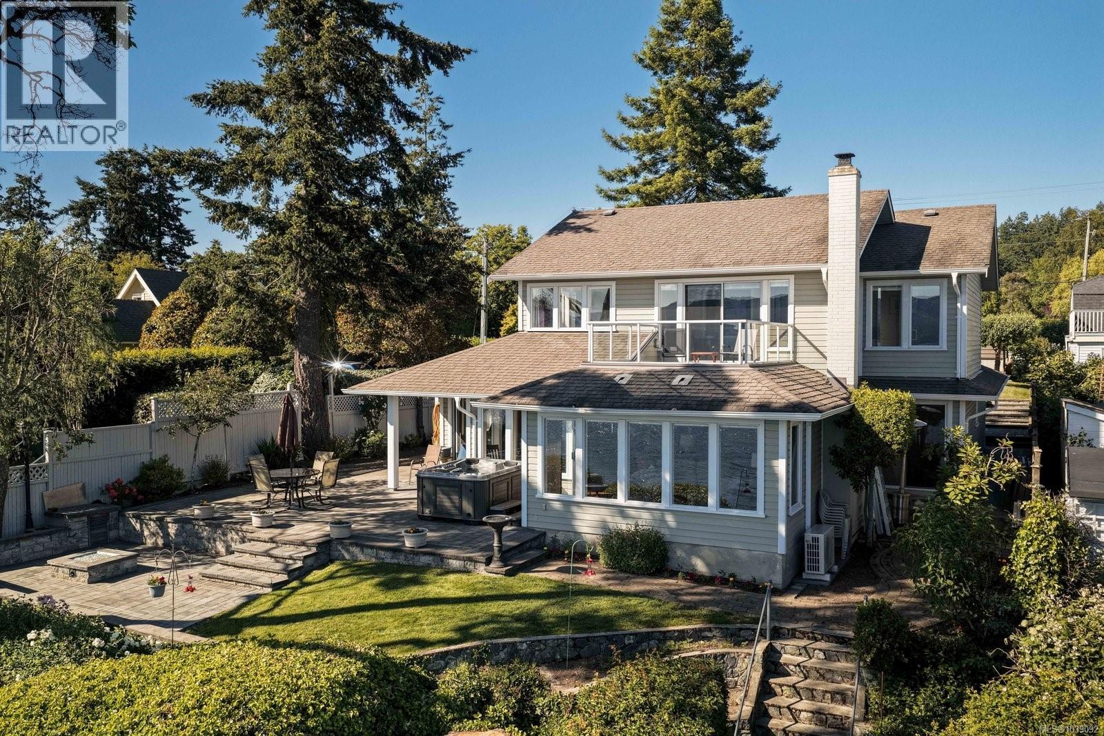  10652 Madrona Drive, North Saanich