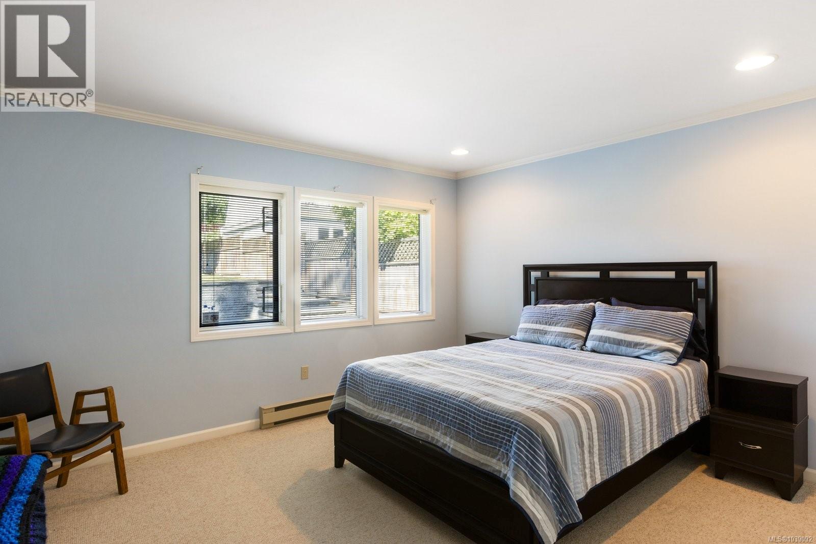  10652 Madrona Drive, North Saanich