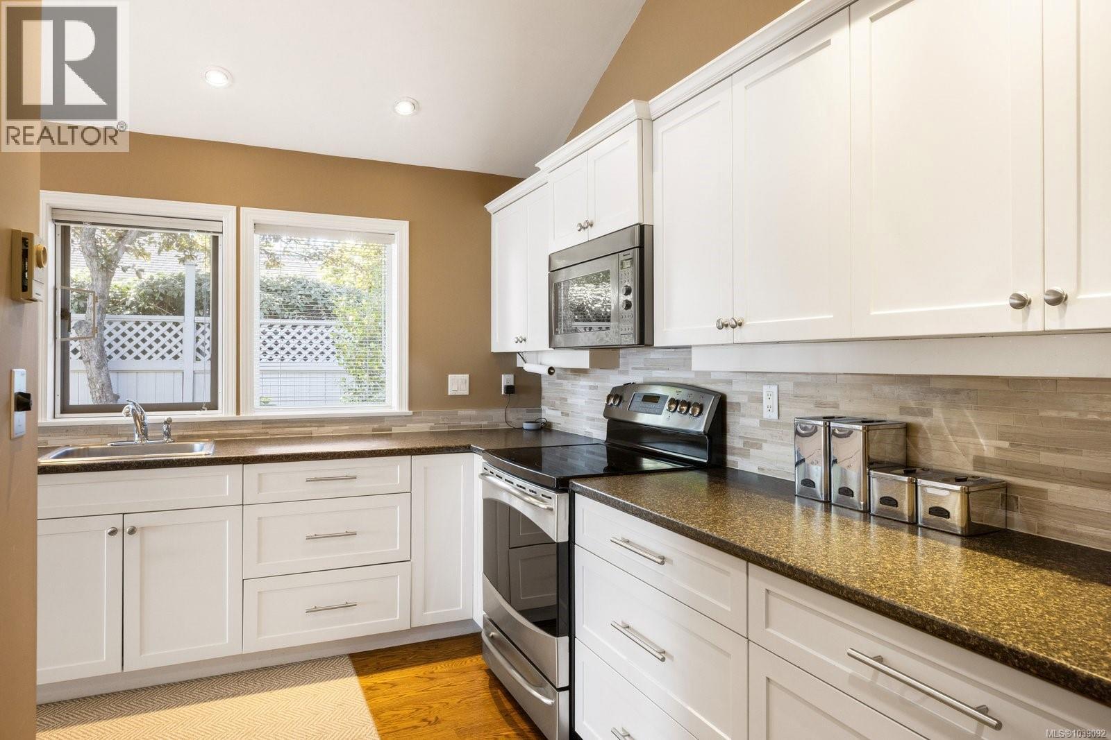 10652 Madrona Dr - 9