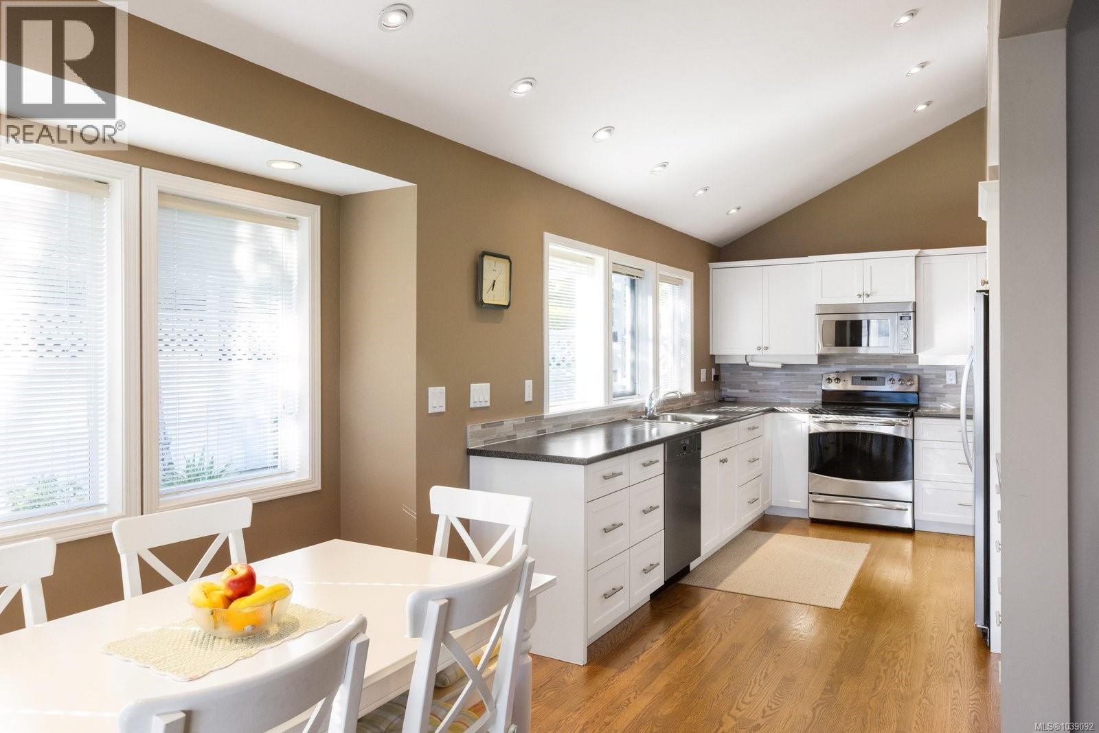 10652 Madrona Dr - 8