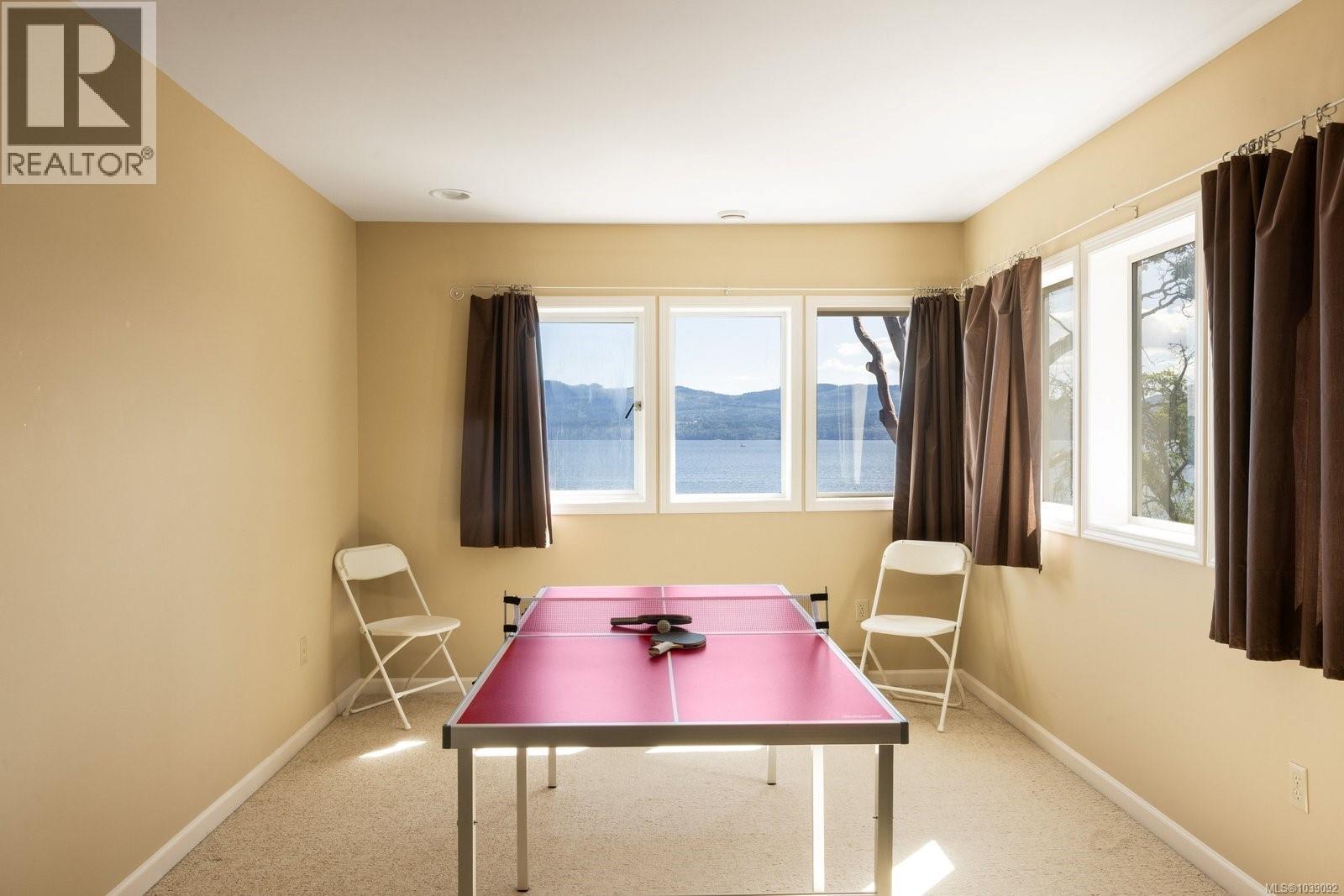 10652 Madrona Drive, North Saanich