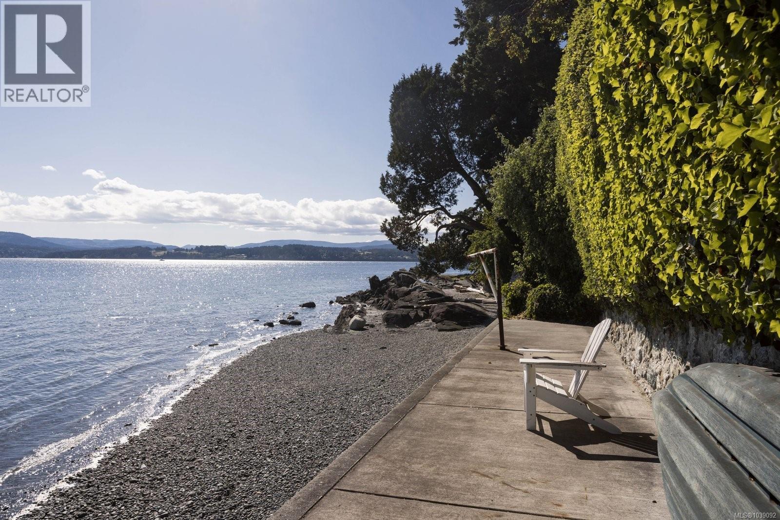  10652 Madrona Drive, North Saanich