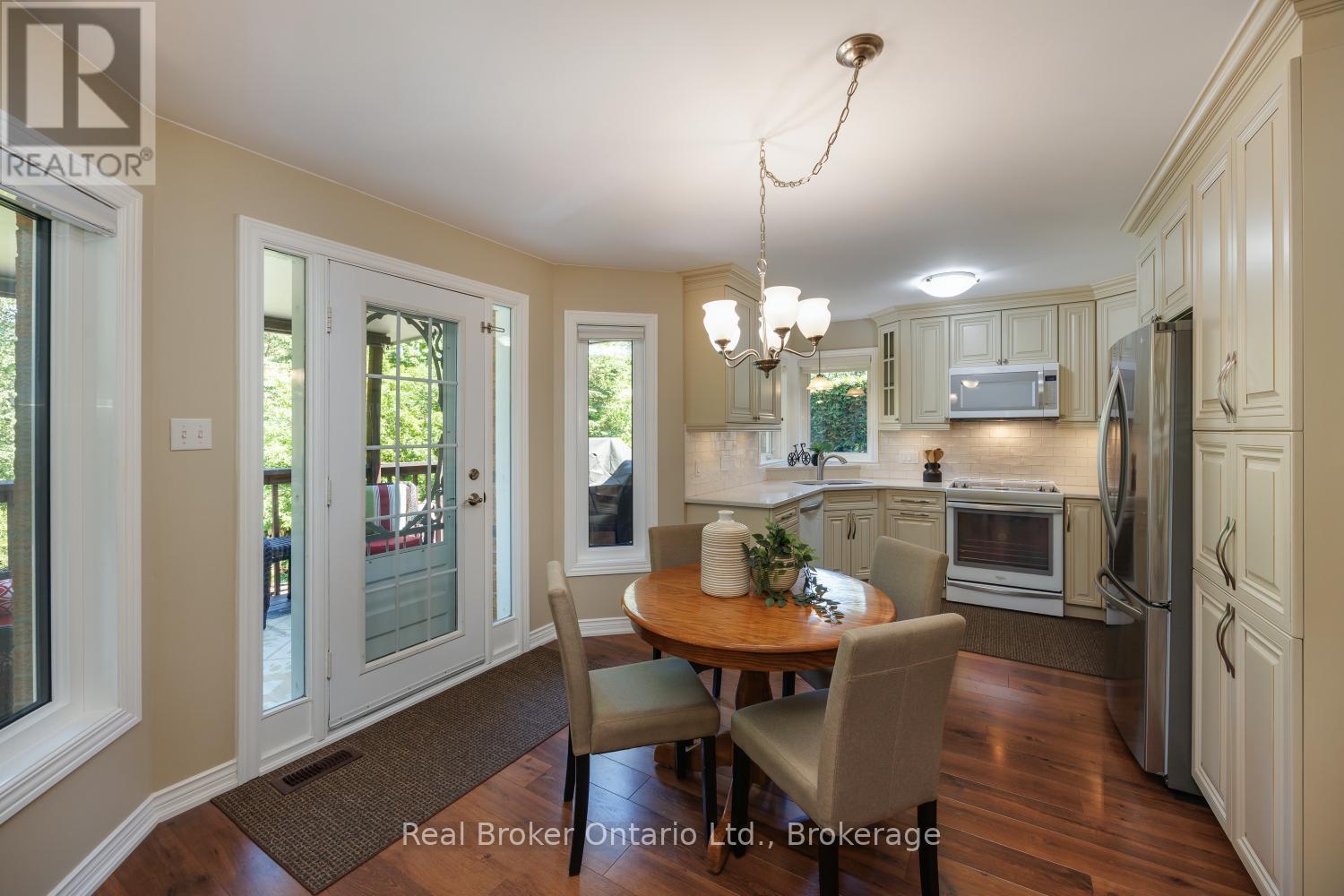 39 VALLEYCREST DRIVE - 21
