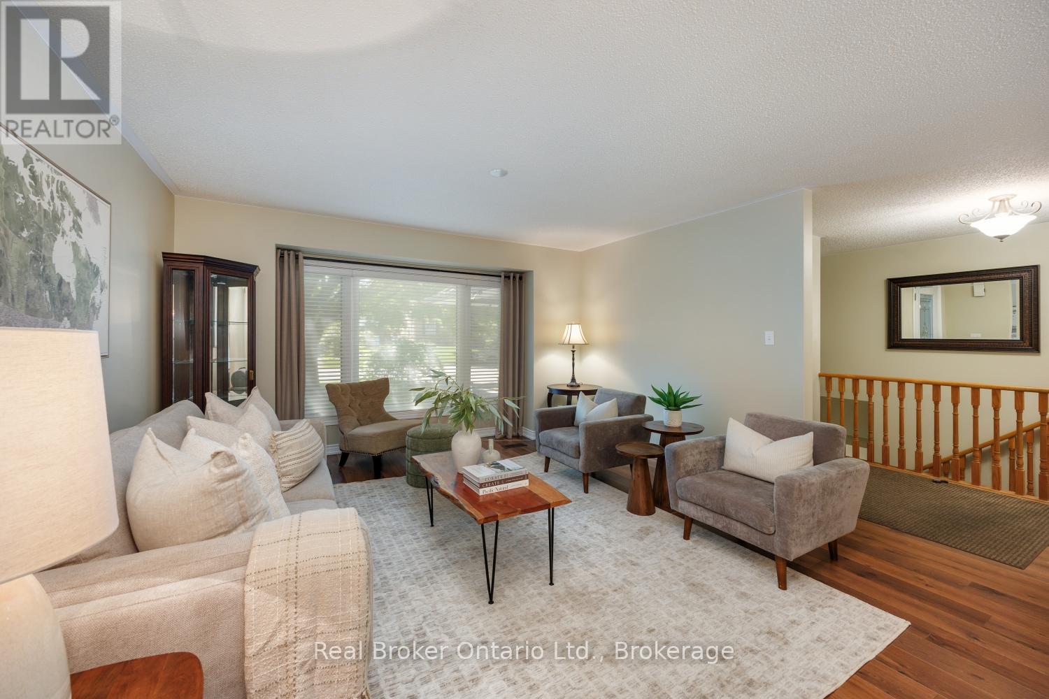 39 VALLEYCREST DRIVE - 6